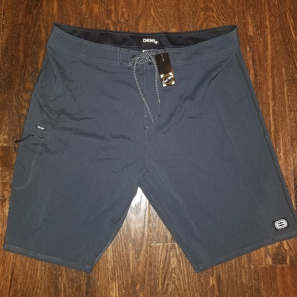 DEEP Men's 10" Board Shorts | Size 40
